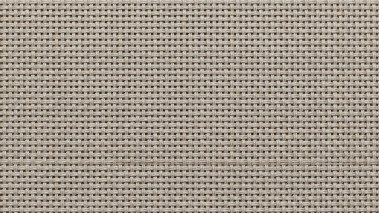 Close-up diagram showing plain weave interlacing pattern